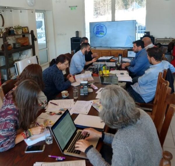 ba357ac7afbad42ac8b25041c150b8d1_XL